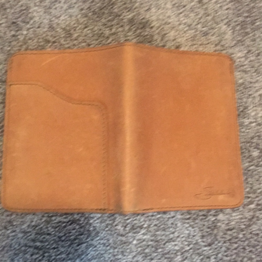 Saddleback passport case in tobacco